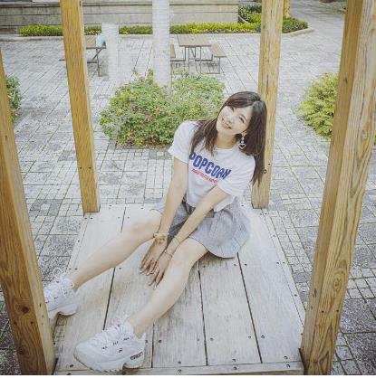 여성 인물 분위기 참고 사진 1